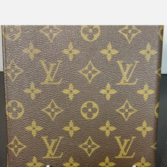 Louis Vuitton Monogram Desk Agenda 9”x6.5” - Picture 7 of 17